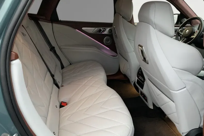 BMW XM din 2023 cu 17.850 km - oferta BMW108998 - foto 9