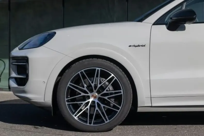 Porsche Cayenne din 2025 cu 9.900 km - oferta POR108999 - foto 6