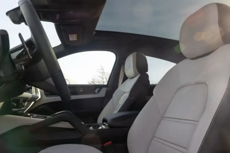 Porsche Cayenne din 2025 cu 9.900 km - oferta POR108999 - foto 8