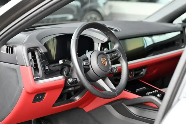 Porsche Cayenne din 2023 cu 28.700 km - oferta POR109000 - foto 6