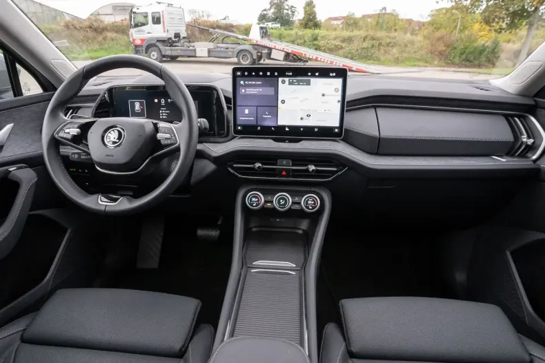 Skoda Kodiaq din 2024 cu 10.900 km - oferta SKO109015 - foto 5