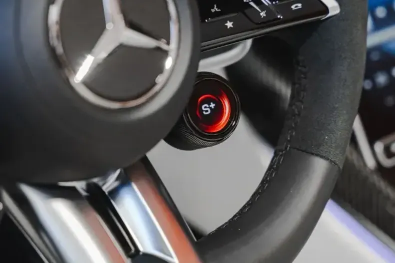 Mercedes-Benz SL 63 AMG din 2025 cu 50 km - oferta MER109020 - foto 21