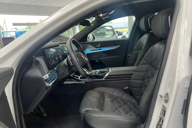 BMW 740 din 2024 cu 5.000 km - oferta BMW109046 - foto 10