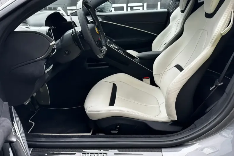 Ferrari Roma din 2023 cu 3.900 km - oferta FER109063 - foto 13