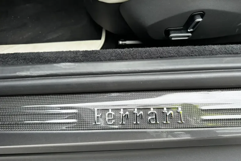 Ferrari Roma din 2023 cu 3.900 km - oferta FER109063 - foto 16