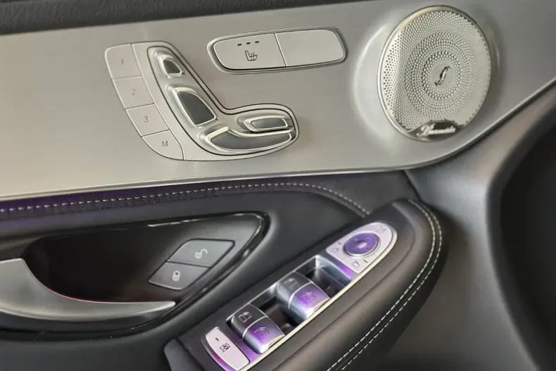 Mercedes-Benz GLC 63 AMG din 2022 cu 48.519 km - oferta MER109068 - foto 17