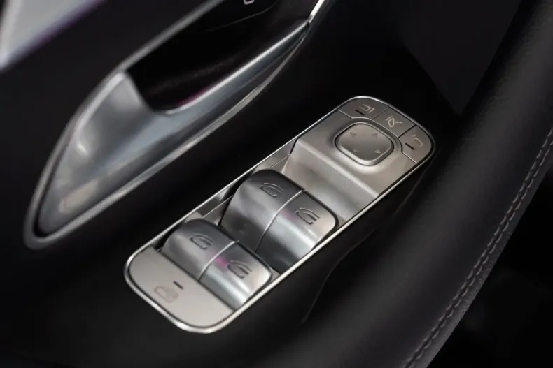 Mercedes-Benz GLE 400 din 2022 cu 63.517 km - oferta MER109069 - foto 28