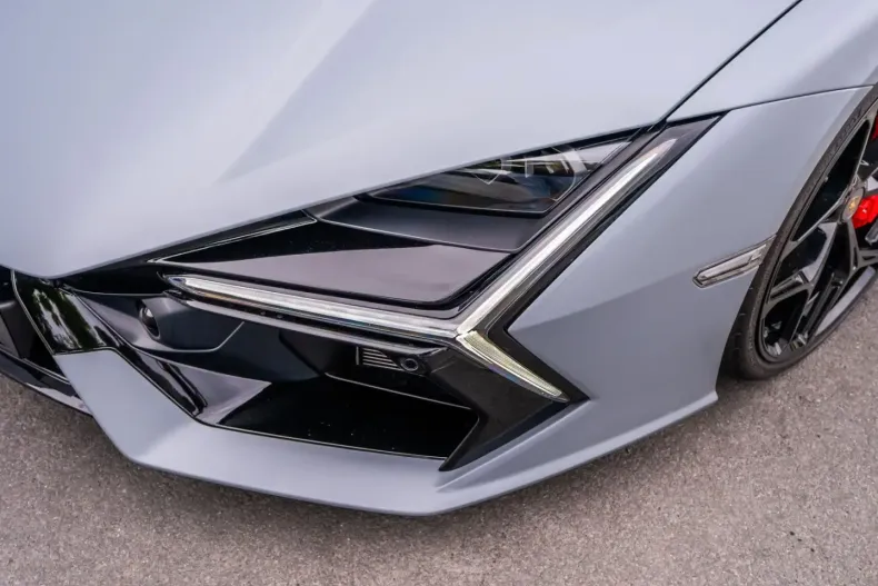 Lamborghini Revuelto din 2024 cu 9.999 km - oferta LAM109114 - foto 4