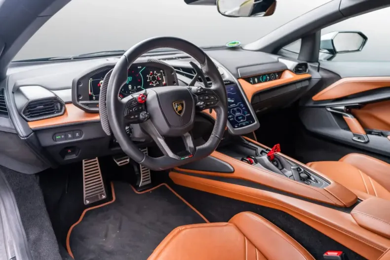 Lamborghini Revuelto din 2024 cu 9.999 km - oferta LAM109114 - foto 11