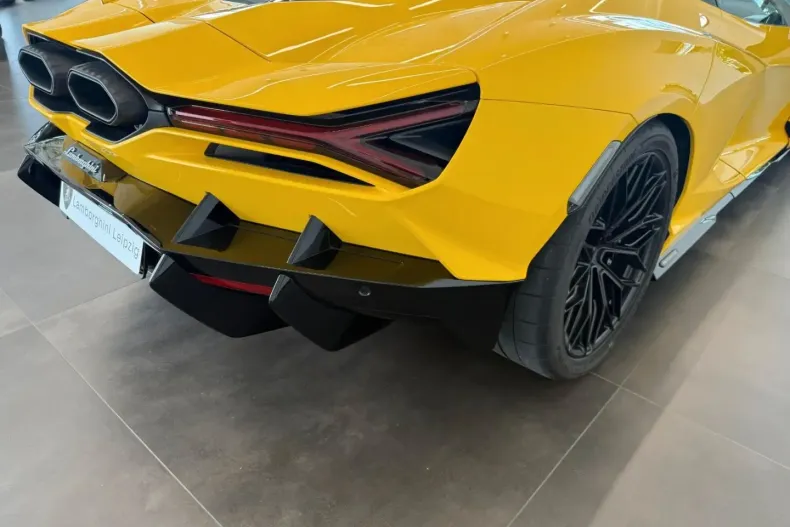 Lamborghini Revuelto din 2024 cu 4.500 km - oferta LAM109115 - foto 9