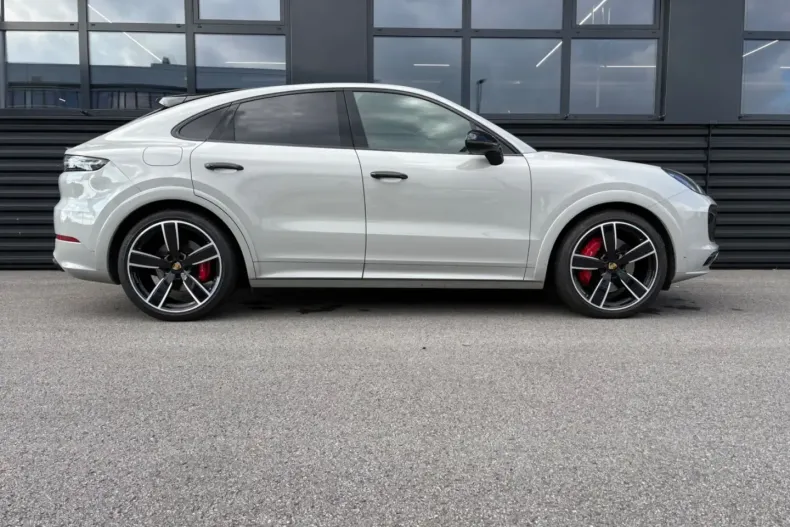 Porsche Cayenne din 2022 cu 69.700 km - oferta POR109142 - foto 6