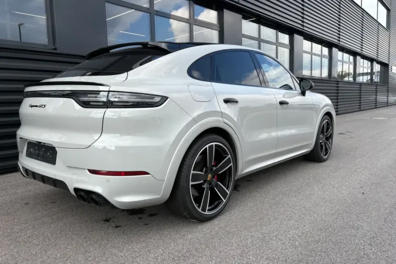 Porsche Cayenne din 2022 cu 69.700 km - oferta POR109142 - foto 9