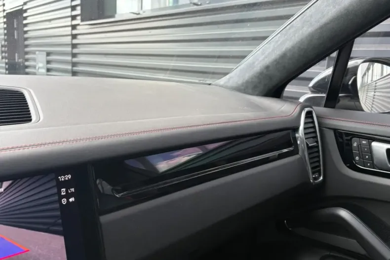 Porsche Cayenne din 2022 cu 69.700 km - oferta POR109142 - foto 16