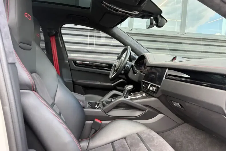 Porsche Cayenne din 2022 cu 69.700 km - oferta POR109142 - foto 18