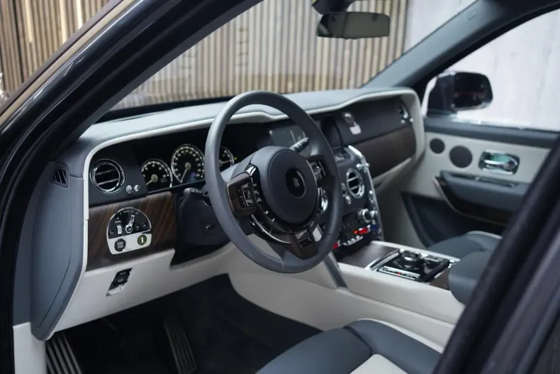 Rolls-Royce Cullinan din 2021 cu 33.290 km - oferta ROL109151 - foto 9