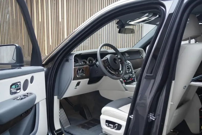 Rolls-Royce Cullinan din 2021 cu 33.290 km - oferta ROL109151 - foto 16