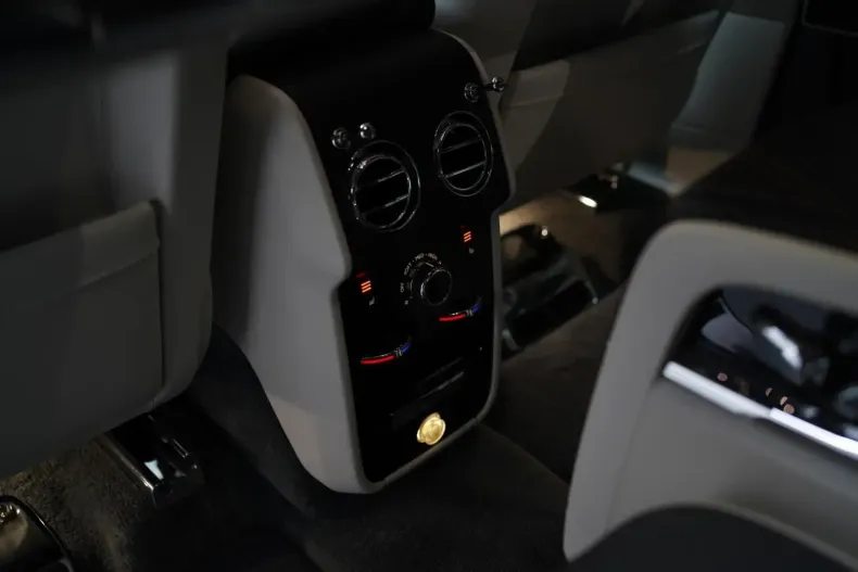 Rolls-Royce Cullinan din 2021 cu 33.290 km - oferta ROL109151 - foto 23