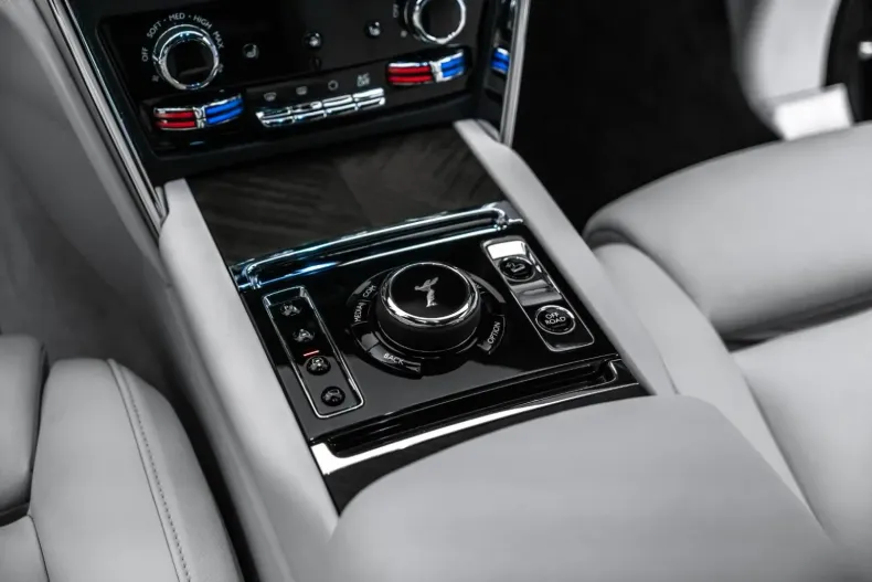 Rolls-Royce Cullinan din 2020 cu 32.800 km - oferta ROL109152 - foto 18