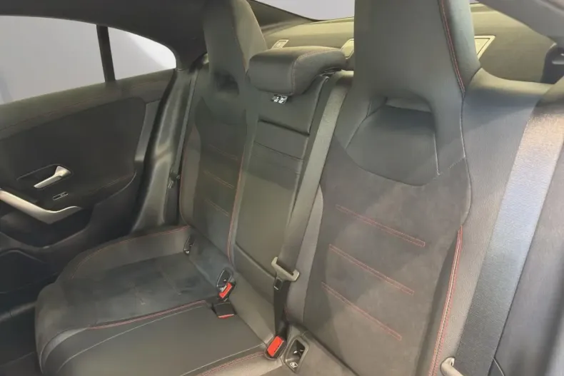 Mercedes-Benz CLA 220 din 2024 cu 11.900 km - oferta MER109185 - foto 6