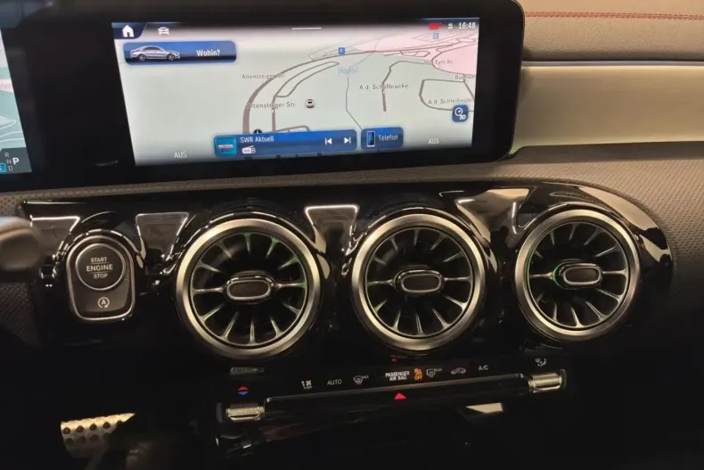 Mercedes-Benz CLA 220 din 2024 cu 11.900 km - oferta MER109185 - foto 9