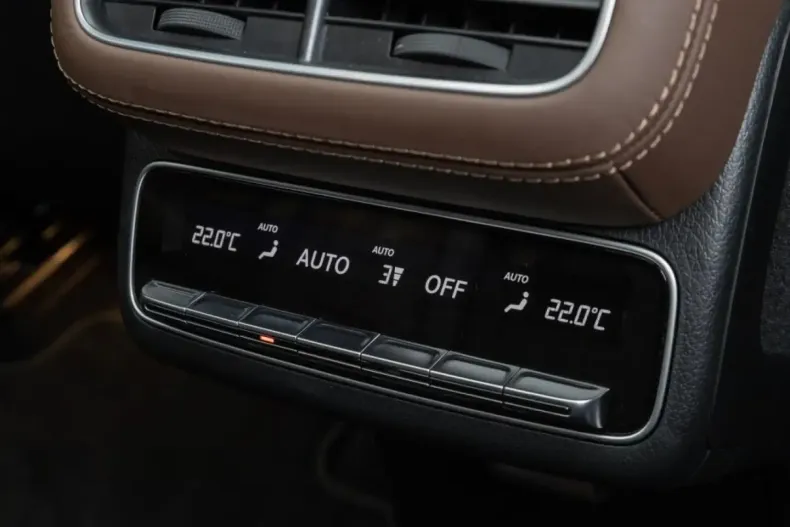 Mercedes-Benz GLS 63 din 2024 cu 23.370 km - oferta MER109190 - foto 13