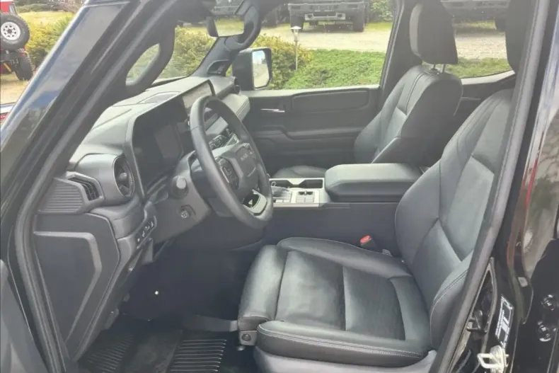 Toyota Land Cruiser din 2024 cu 5.300 km - oferta TOY109207 - foto 4