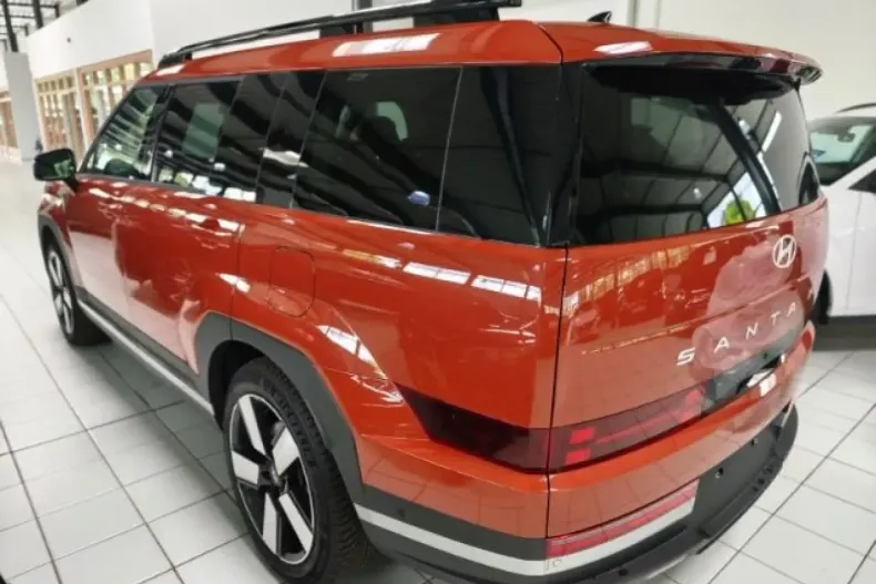 Hyundai SANTA FE din 2024 cu 9.144 km - oferta HYU109237 - foto 4