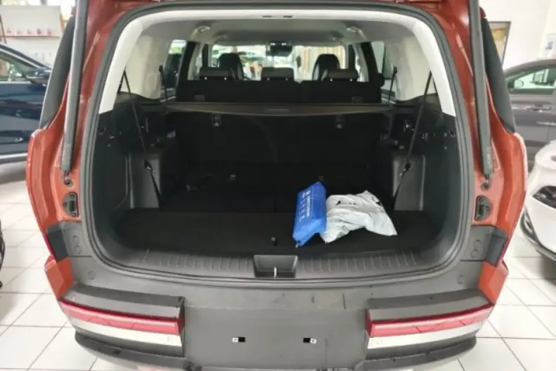 Hyundai SANTA FE din 2024 cu 9.144 km - oferta HYU109237 - foto 11