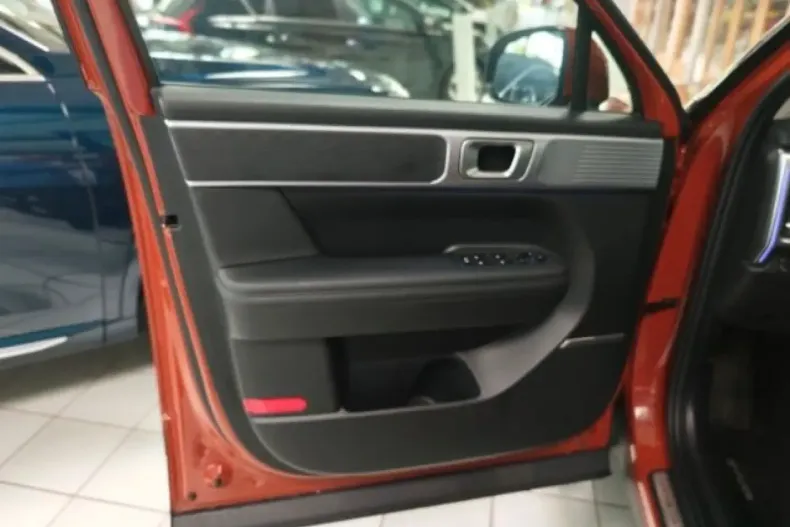 Hyundai SANTA FE din 2024 cu 9.144 km - oferta HYU109237 - foto 12