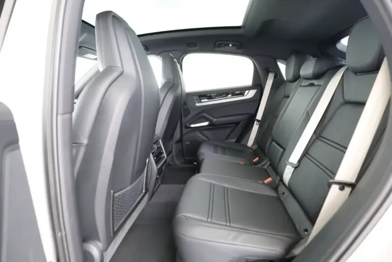 Porsche Cayenne din 2025 cu 9.900 km - oferta POR109241 - foto 11