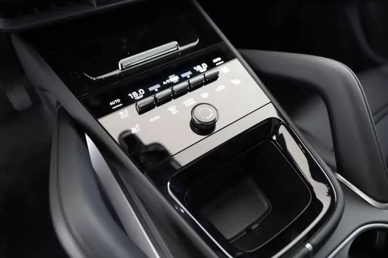 Porsche Cayenne din 2025 cu 9.900 km - oferta POR109241 - foto 16