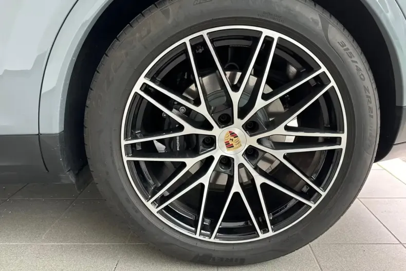 Porsche Cayenne din 2025 cu 999 km - oferta POR109243 - foto 3