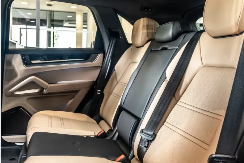 Porsche Cayenne din 2025 cu 11.900 km - oferta POR109245 - foto 16