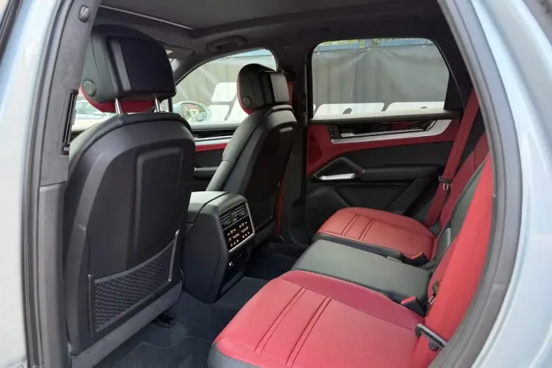 Porsche Cayenne din 2024 cu 927 km - oferta POR109246 - foto 14