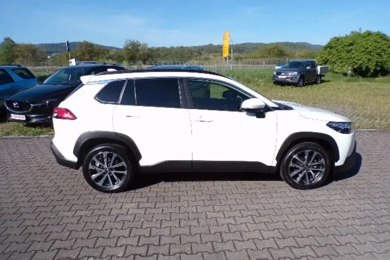 Toyota Corolla Cross din 2024 cu 16.879 km - oferta TOY109269 - foto 4