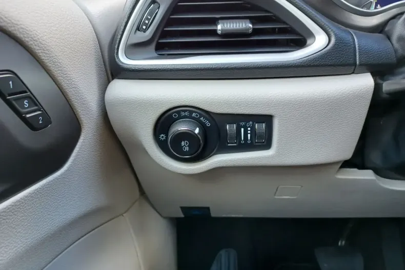 Chrysler Pacifica din 2022 cu 39.118 km - oferta CHR109286 - foto 11