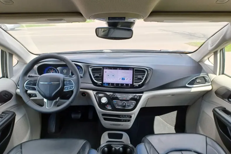 Chrysler Pacifica din 2022 cu 39.118 km - oferta CHR109286 - foto 23