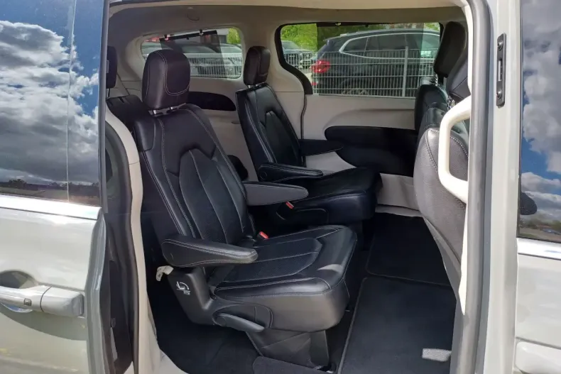 Chrysler Pacifica din 2022 cu 39.118 km - oferta CHR109286 - foto 29