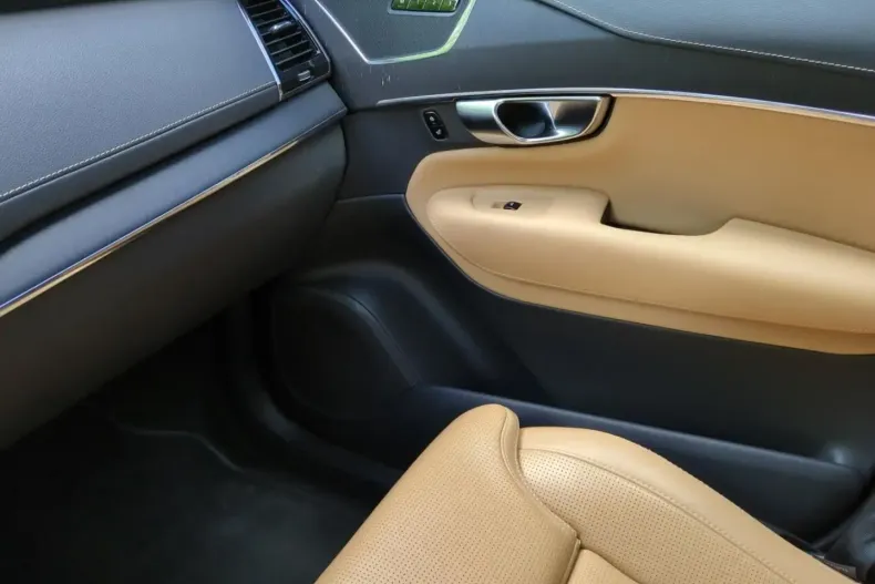 Volvo XC90 din 2022 cu 66.600 km - oferta VOL109287 - foto 19