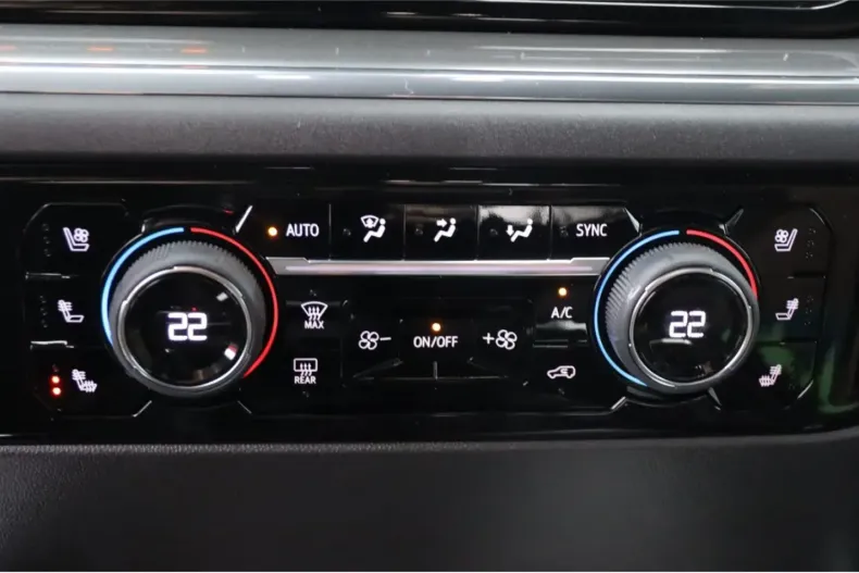 Chevrolet Silverado din 2024 cu 11.454 km - oferta CHE109300 - foto 15