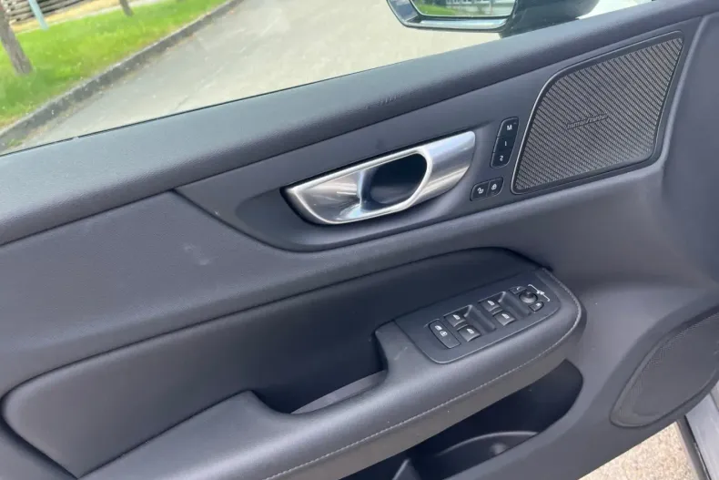 Volvo S60 din 2023 cu 10.909 km - oferta VOL109311 - foto 14