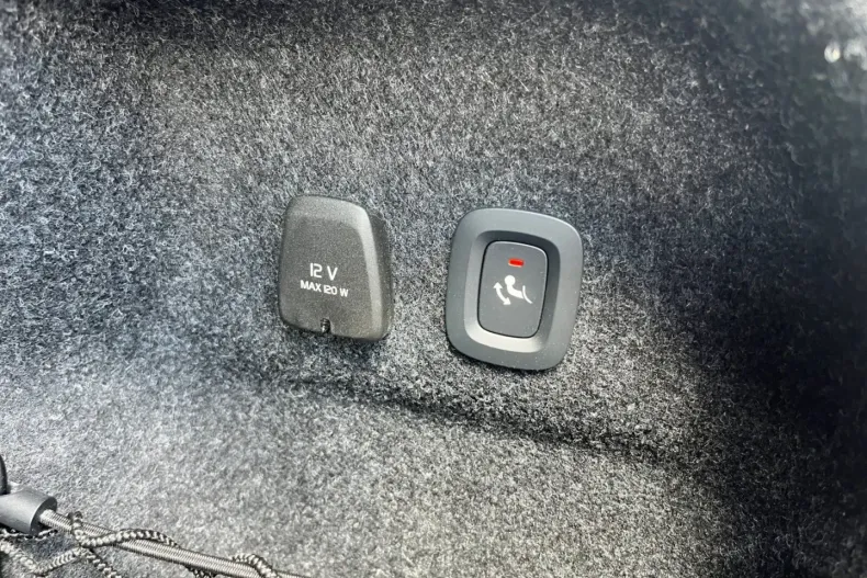 Volvo S60 din 2023 cu 10.909 km - oferta VOL109311 - foto 18