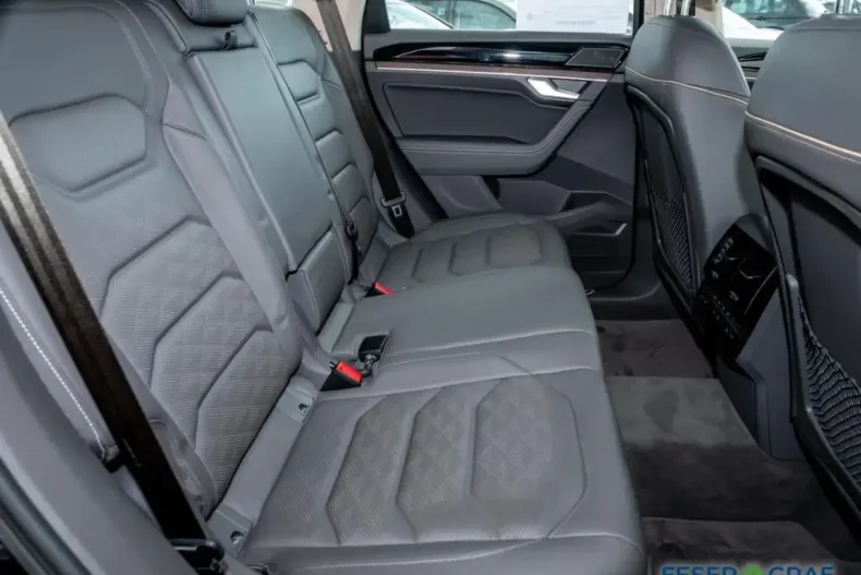 Volkswagen Touareg din 2022 cu 84.907 km - oferta VOL109315 - foto 7