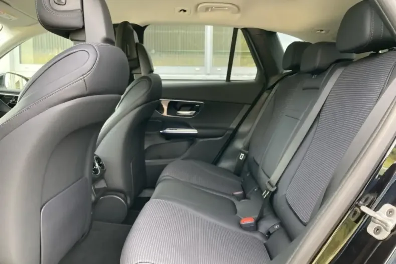 Mercedes-Benz GLC 220 din 2024 cu 14.325 km - oferta MER109332 - foto 14