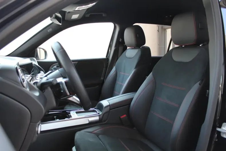 Mercedes-Benz GLB 220 din 2024 cu 6.500 km - oferta MER109335 - foto 12