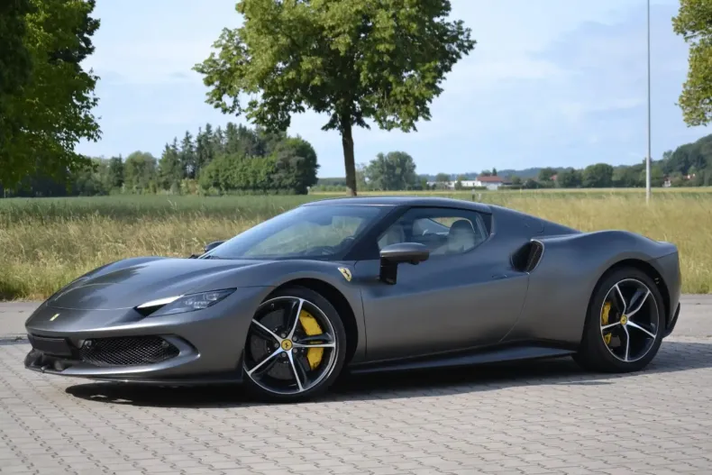 Ferrari 296 GTB din 2023 cu 15.000 km - oferta FER109339 - foto 2