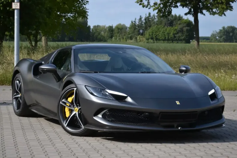 Ferrari 296 GTB din 2023 cu 15.000 km - oferta FER109339 - foto 4