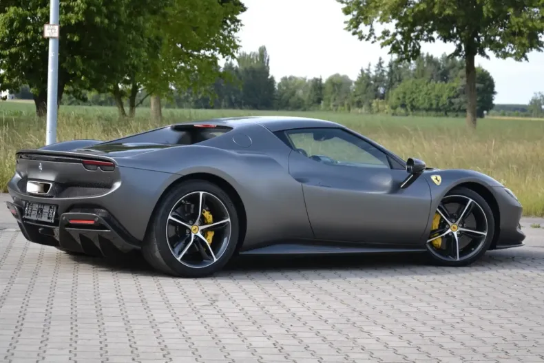 Ferrari 296 GTB din 2023 cu 15.000 km - oferta FER109339 - foto 9