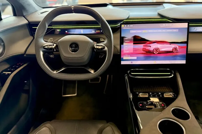 Lotus Eletre din 2023 cu 17.458 km - oferta LOT109341 - foto 17