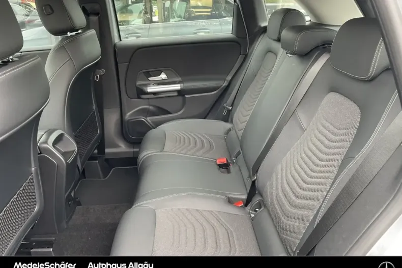 Mercedes-Benz B 200 din 2024 cu 8.982 km - oferta MER109348 - foto 10